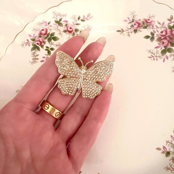 🧷🦋Rhinestone Butterfly Vintage-Inspired Brooch Pin - Sparkly, Elegant, Classic - Picture 4 of 4
